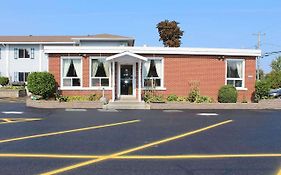 Super 8 By Wyndham Pembroke